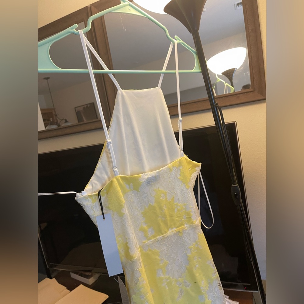 NSR NWT yellow white dress, elegant and cute.
